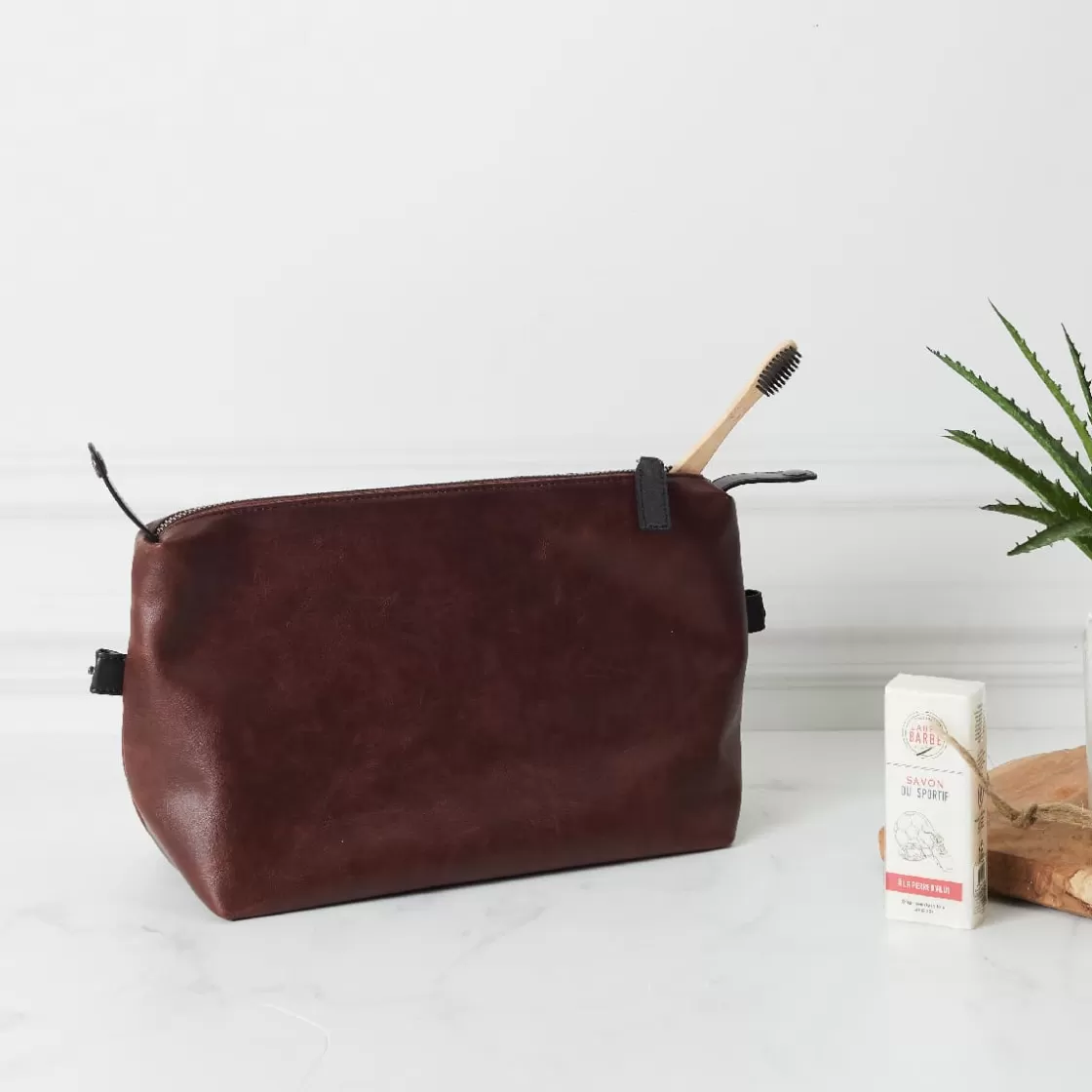 La Chaise Longue Sacs & Pochettes-TROUSSE DE TOILETTE OAKLAND CHOCO